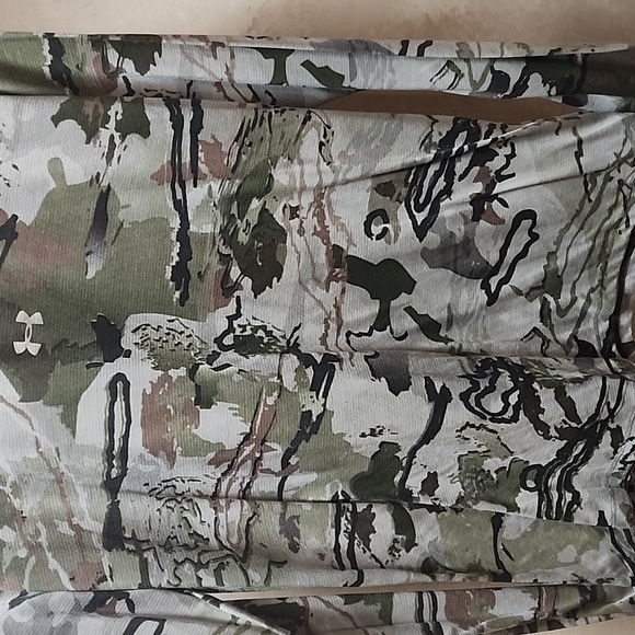 Under Armour Heatgear Camo Top - Picture 3 of 5